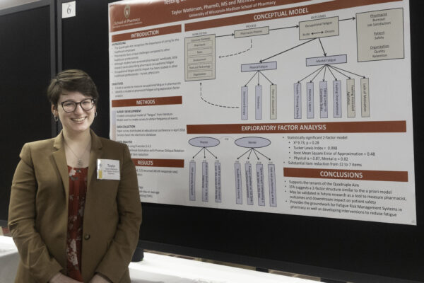 Taylor Watterson presents her research at APhA 2019